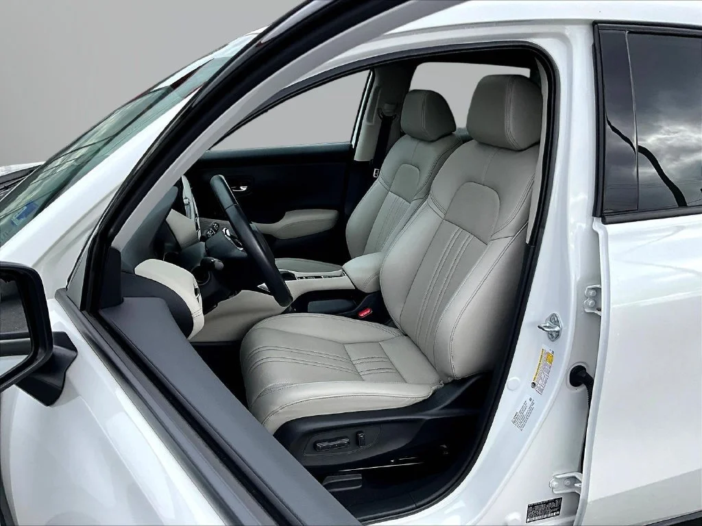 Used 2026 White Honda EX-L image 23