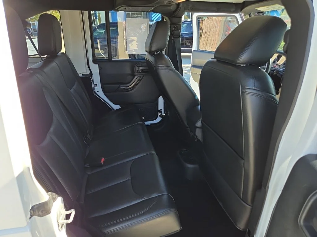 Used 2017 White Jeep Unlimited Sahara image 18