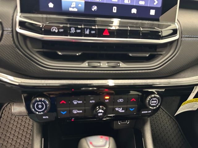 New 2026 Fathom Blue Pearl Coat Jeep Latitude image 29