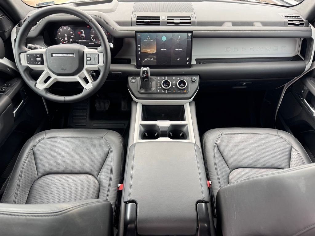 Used 2025  Land Rover S image 22