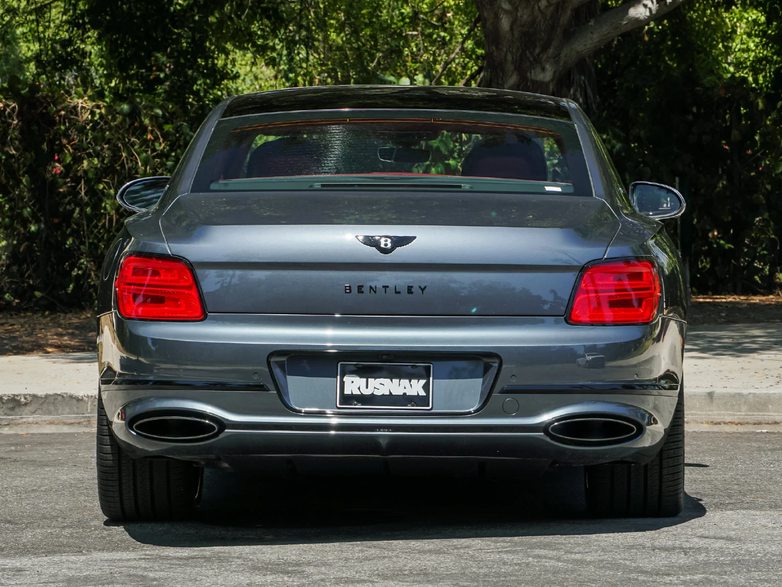 2025 Bentley Flying Spur - Photo 6