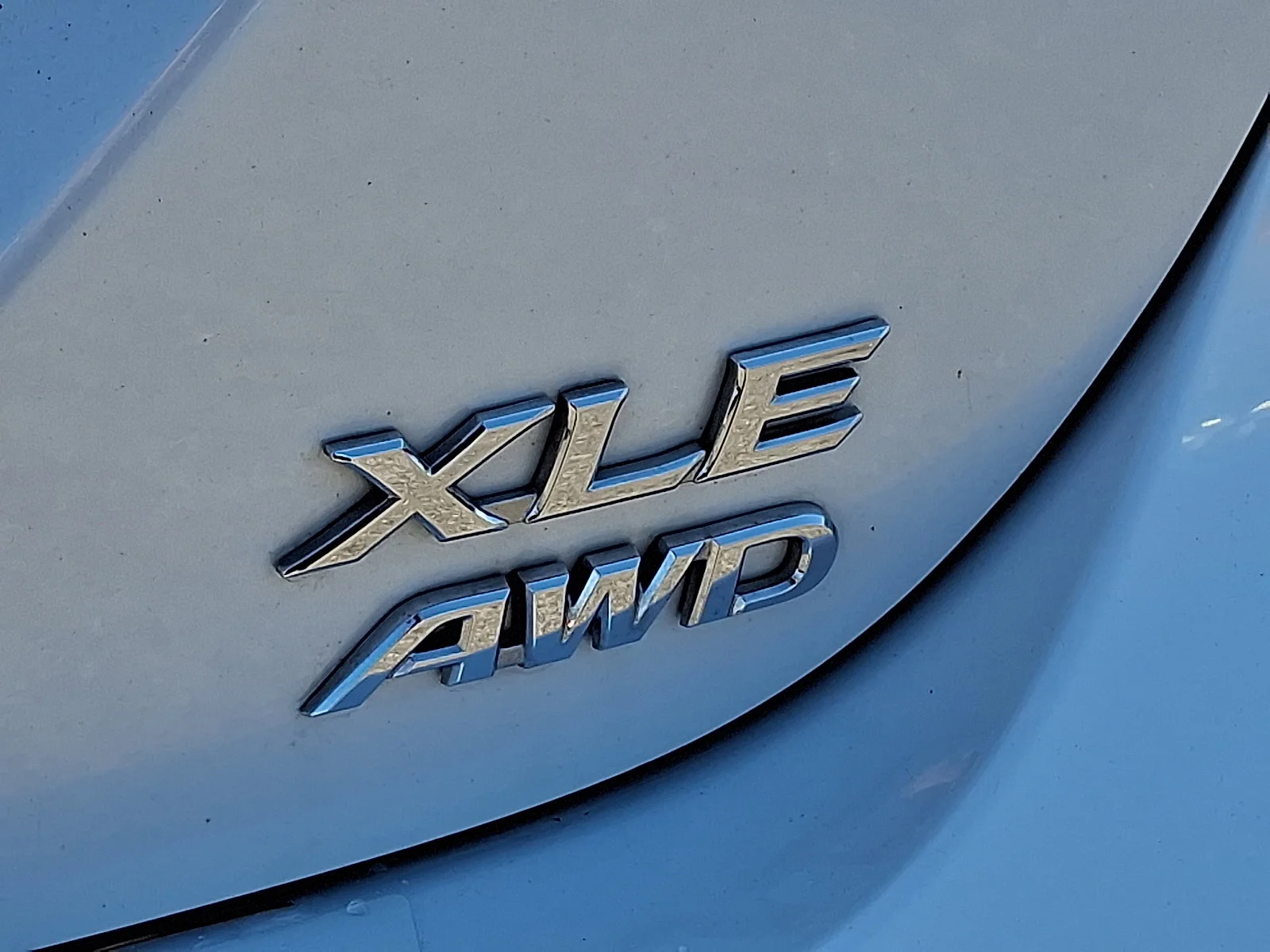 Used 2024 Wind Chill Pearl - 089 Toyota XLE image 30
