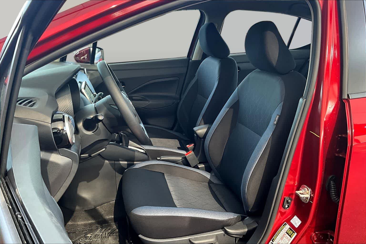 2025 Nissan Versa Sedan SV - Photo 15
