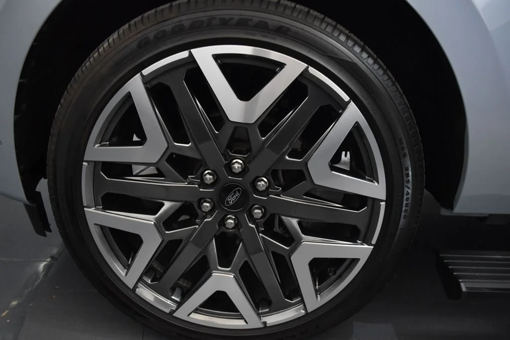 Certified Used 2025 Gray Ford Platinum image 17