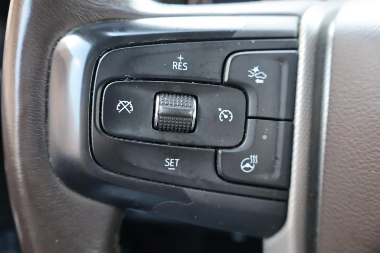 Used 2021 White Frost Tricoat GMC Denali image 16