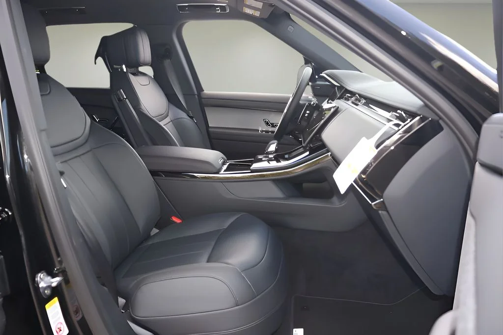 New 2026 Santorini Black Land Rover SE image 16