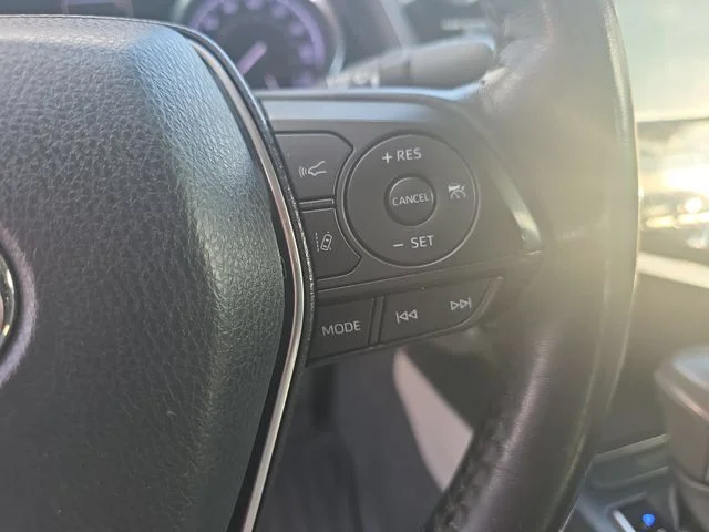 Used 2019 Silver Toyota SE image 18