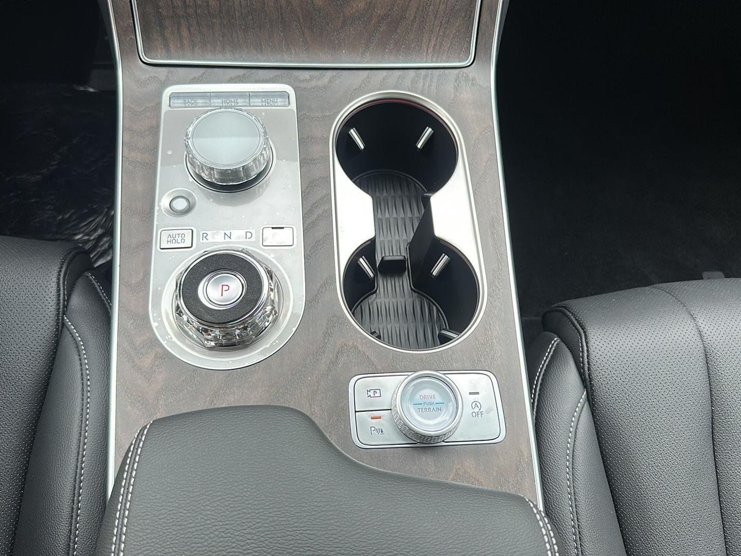 New 2026 Capri Blue Genesis 2.5T Select image 30