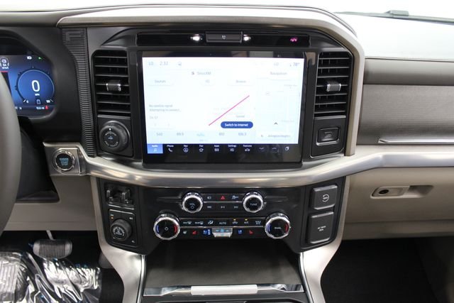 New 2026 Star White Metallic Tri-Coat Ford Platinum® image 23