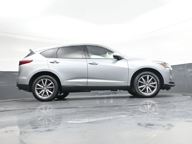Used 2023  Acura Technology Package image 32