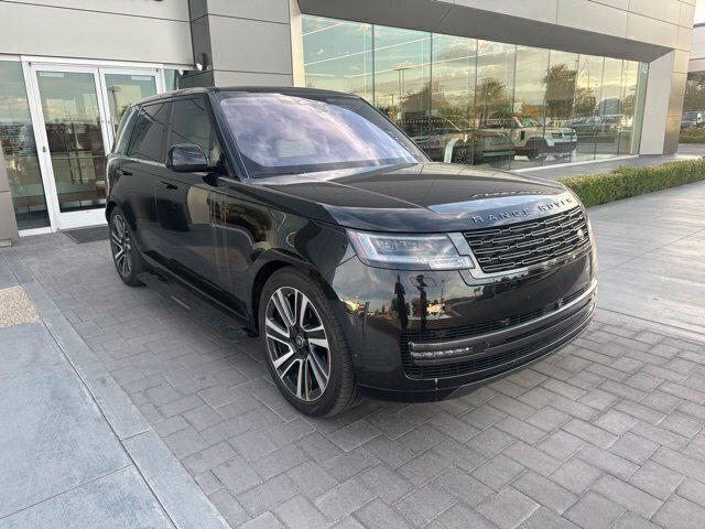 Used 2023 Black Land Rover SE image 3