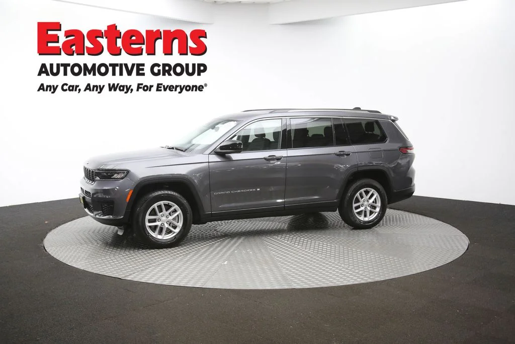 Used 2023 Gray Jeep Laredo image 60