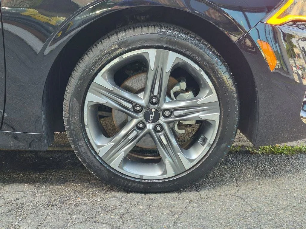 Used 2024 Black Kia EX image 29