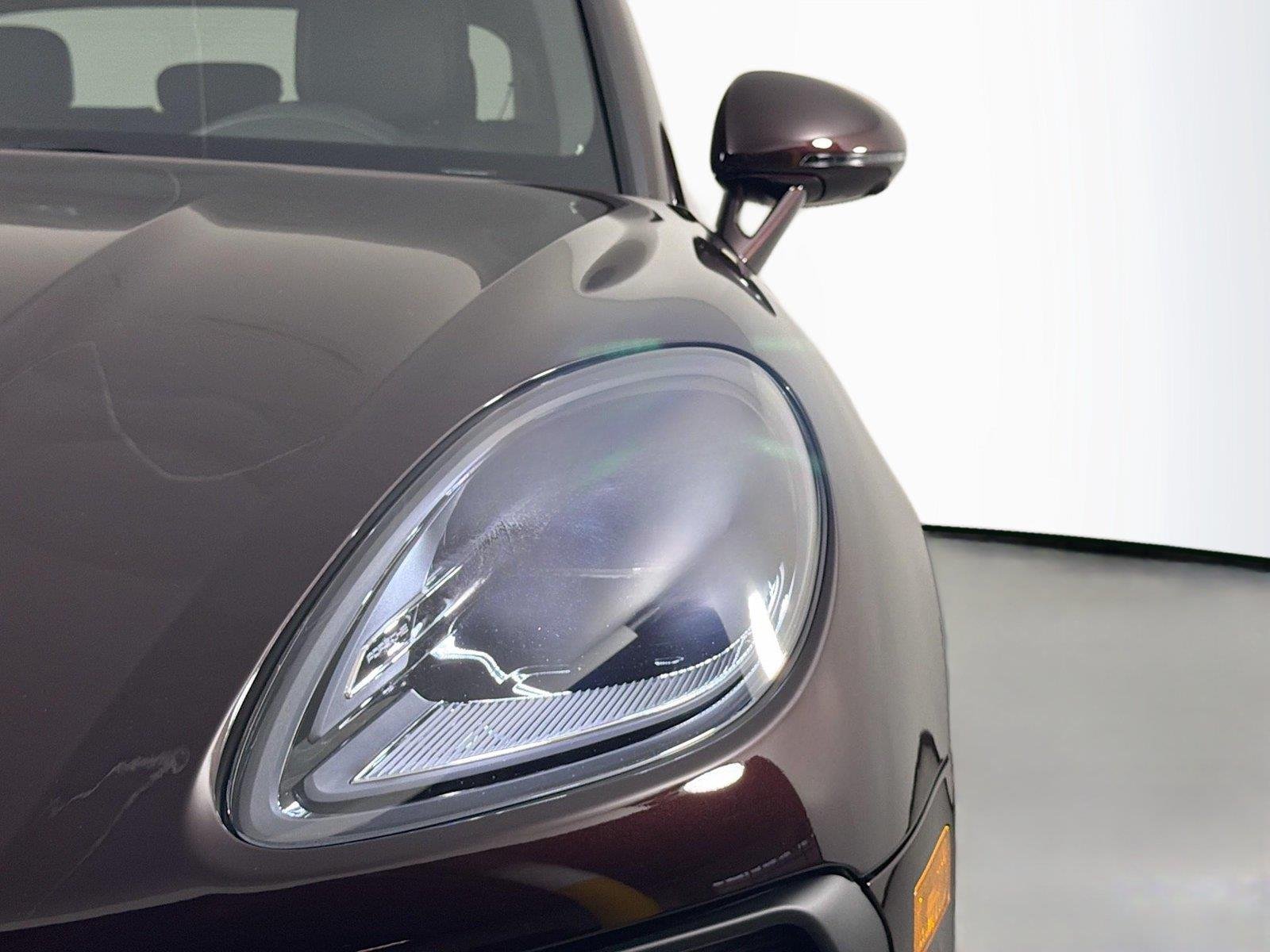 2026 Porsche Macan T - Photo 15