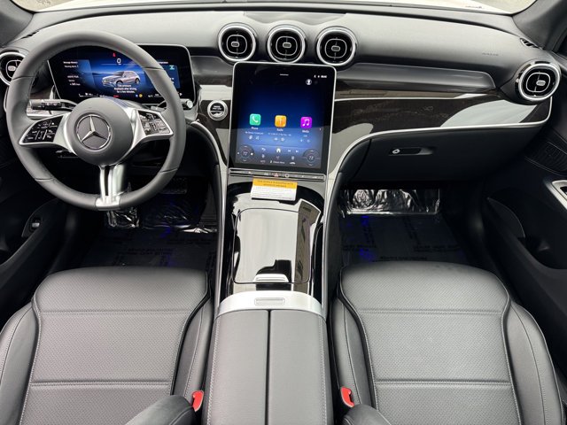 New 2026 Polar White Mercedes-Benz GLC 300 image 4