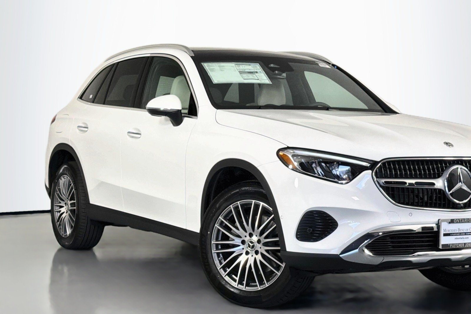 New 2026 Polar White Mercedes-Benz GLC 300 SUV image 13