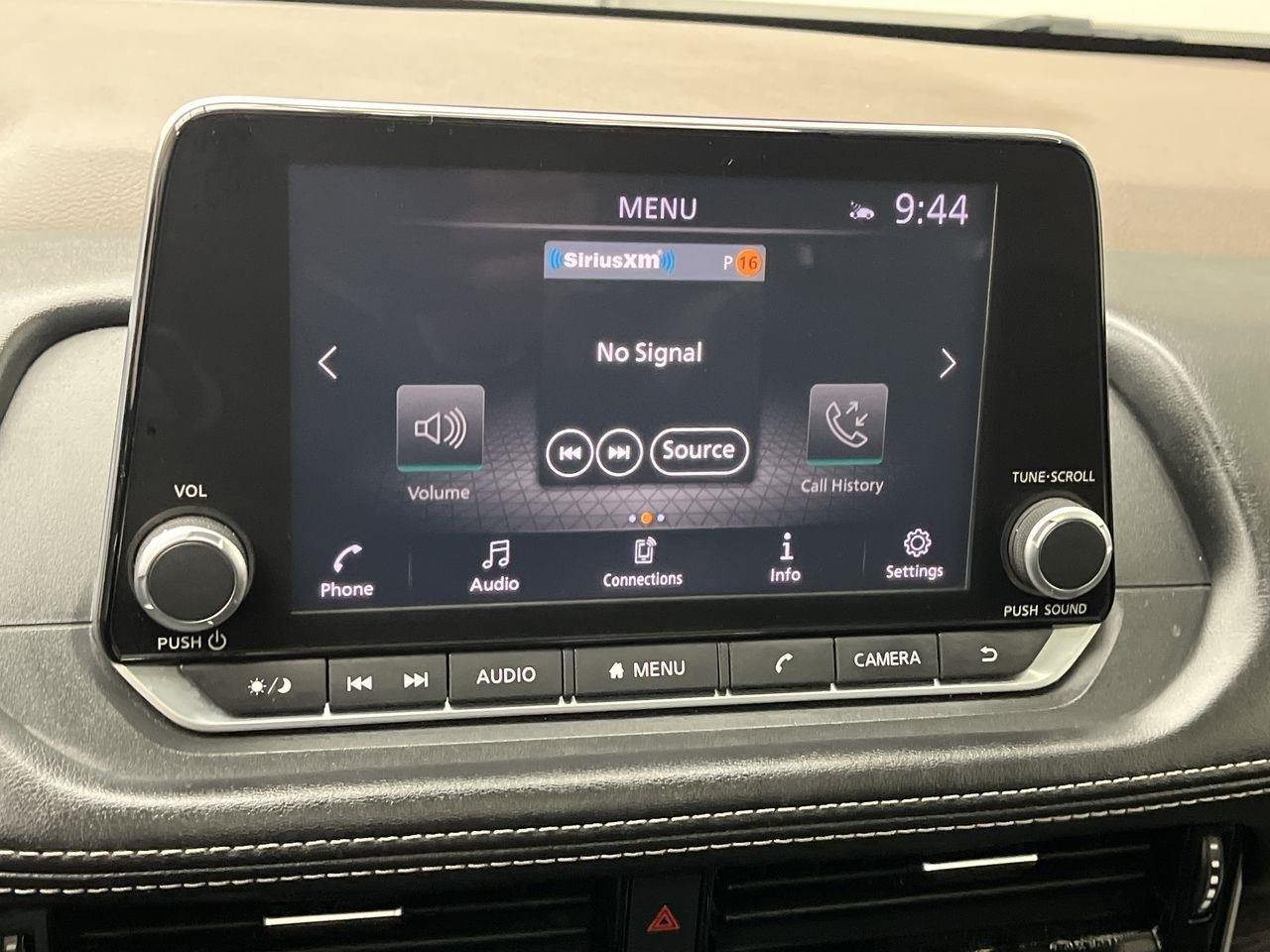 Used 2021 Gun Metallic Nissan SL image 18
