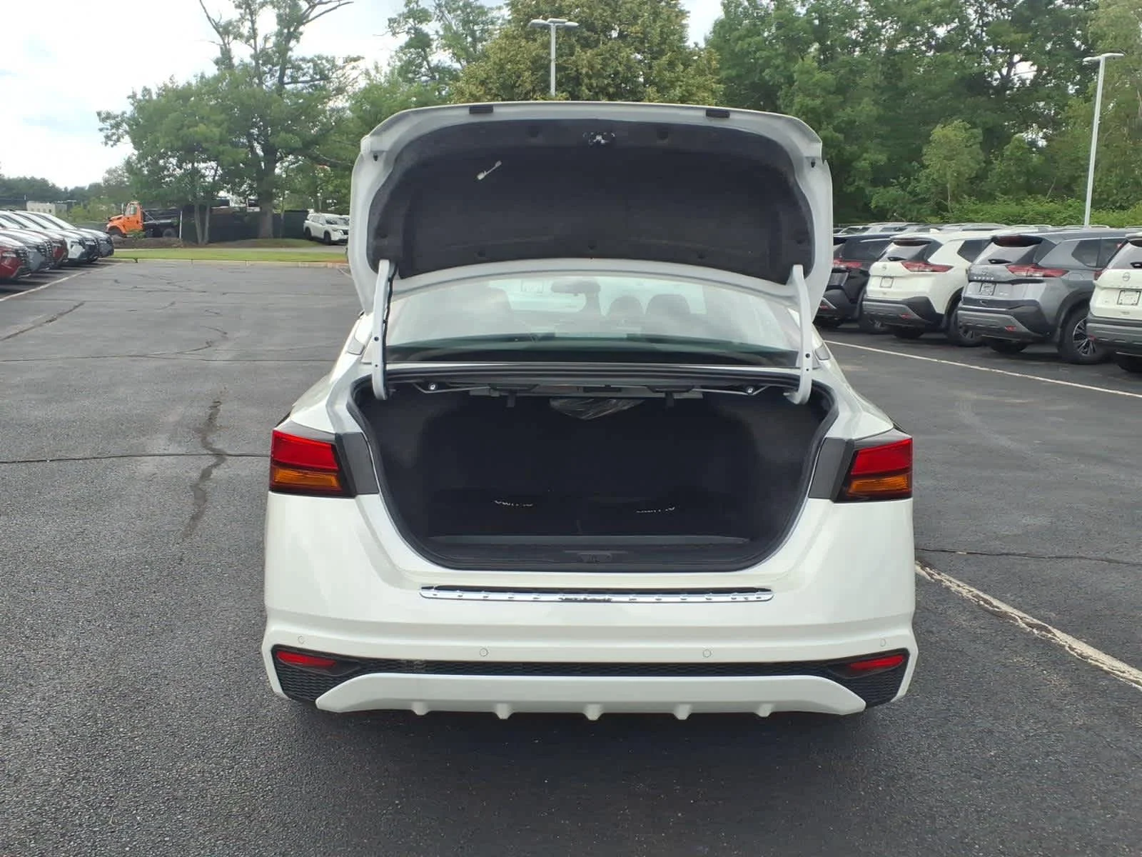 Certified Used 2023 Pearl White Tricoat Nissan 2.5 SV image 10