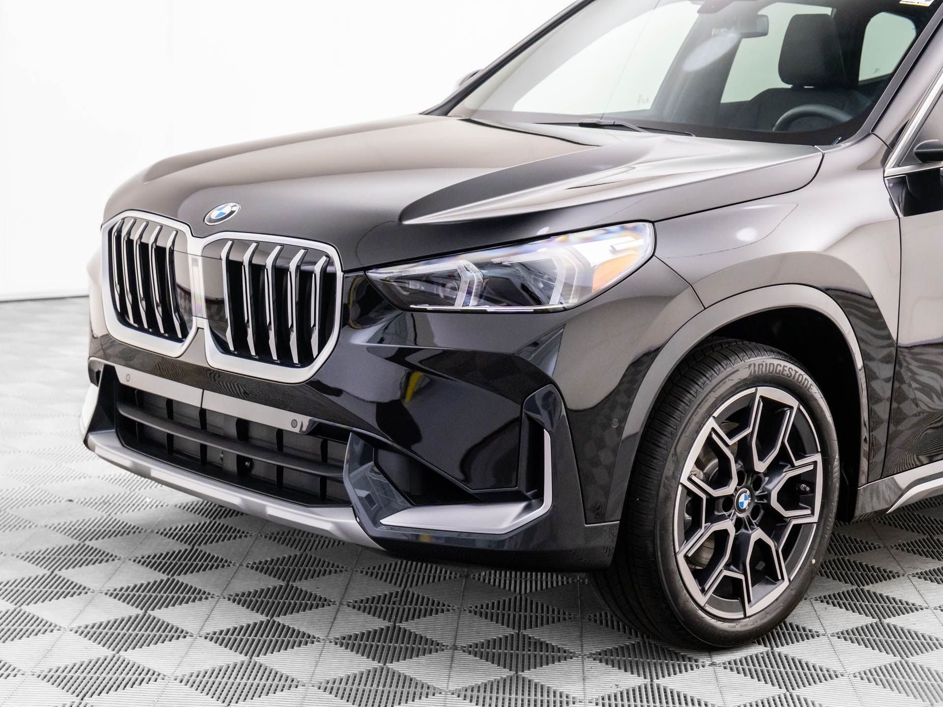 New 2026 Jet Black BMW xDrive28i image 35
