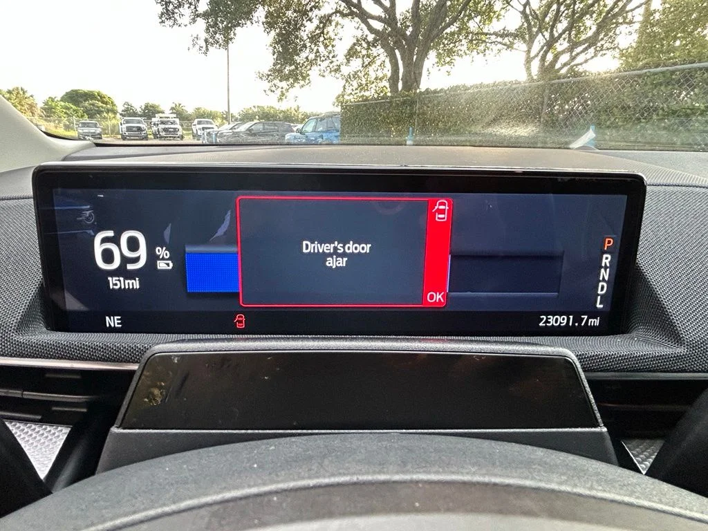 Used 2022 Ice Blue Ford Select image 37