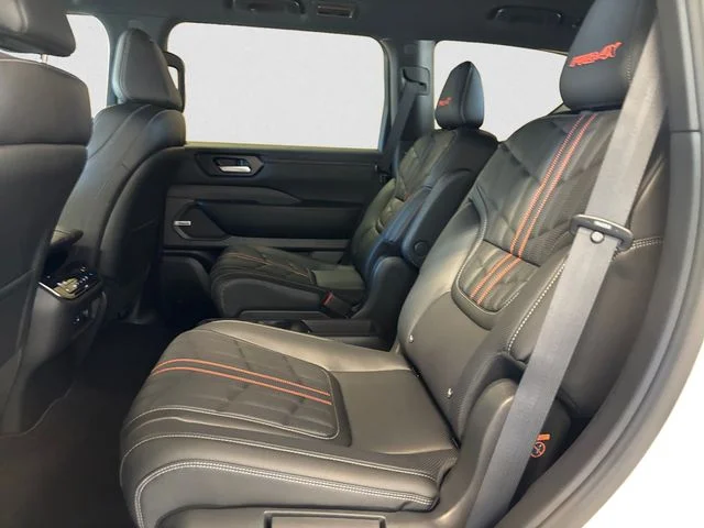 New 2026 White Nissan PRO-4X image 14