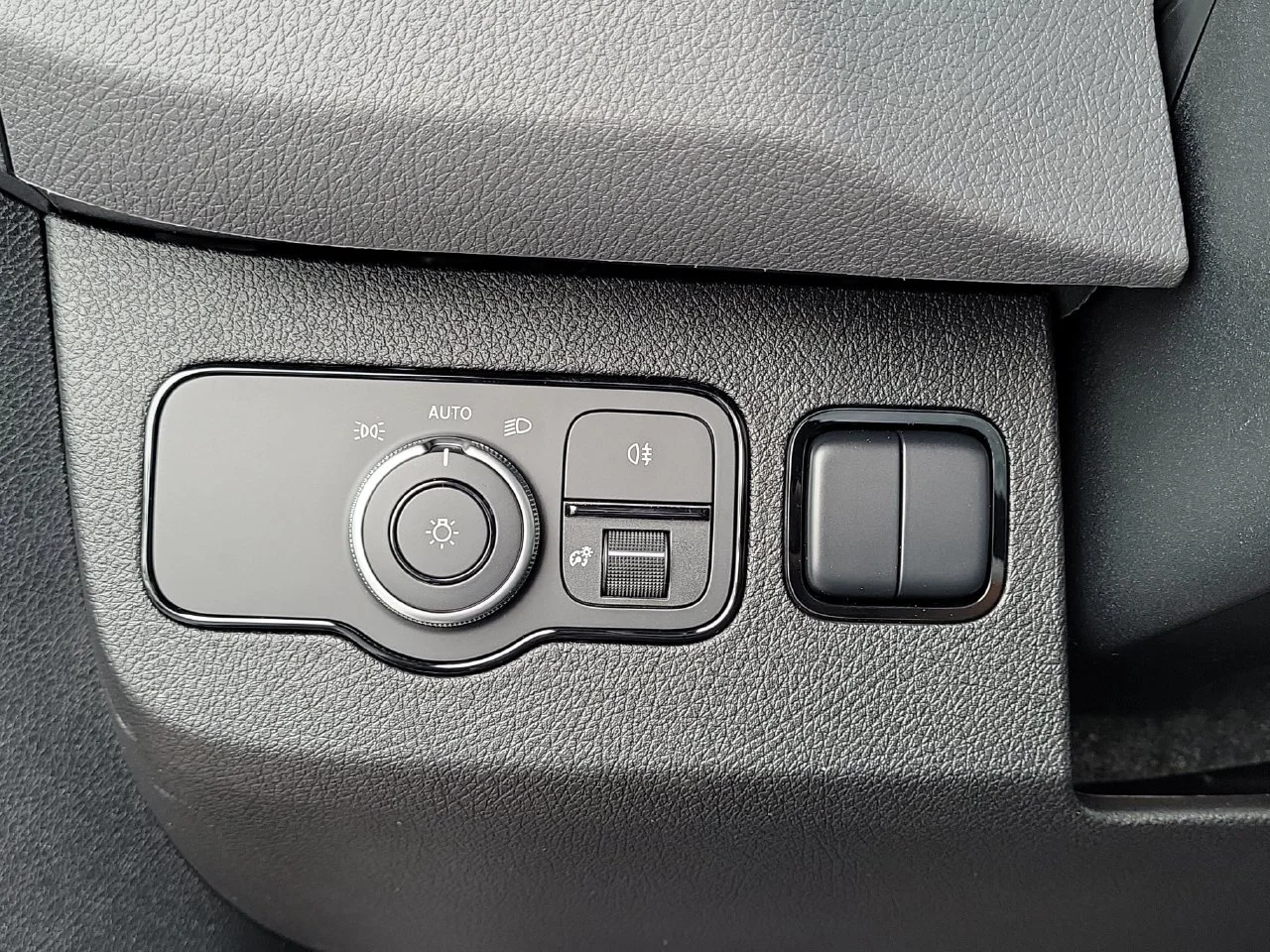 New 2026 Black Mercedes-Benz Passenger 170 WB image 19