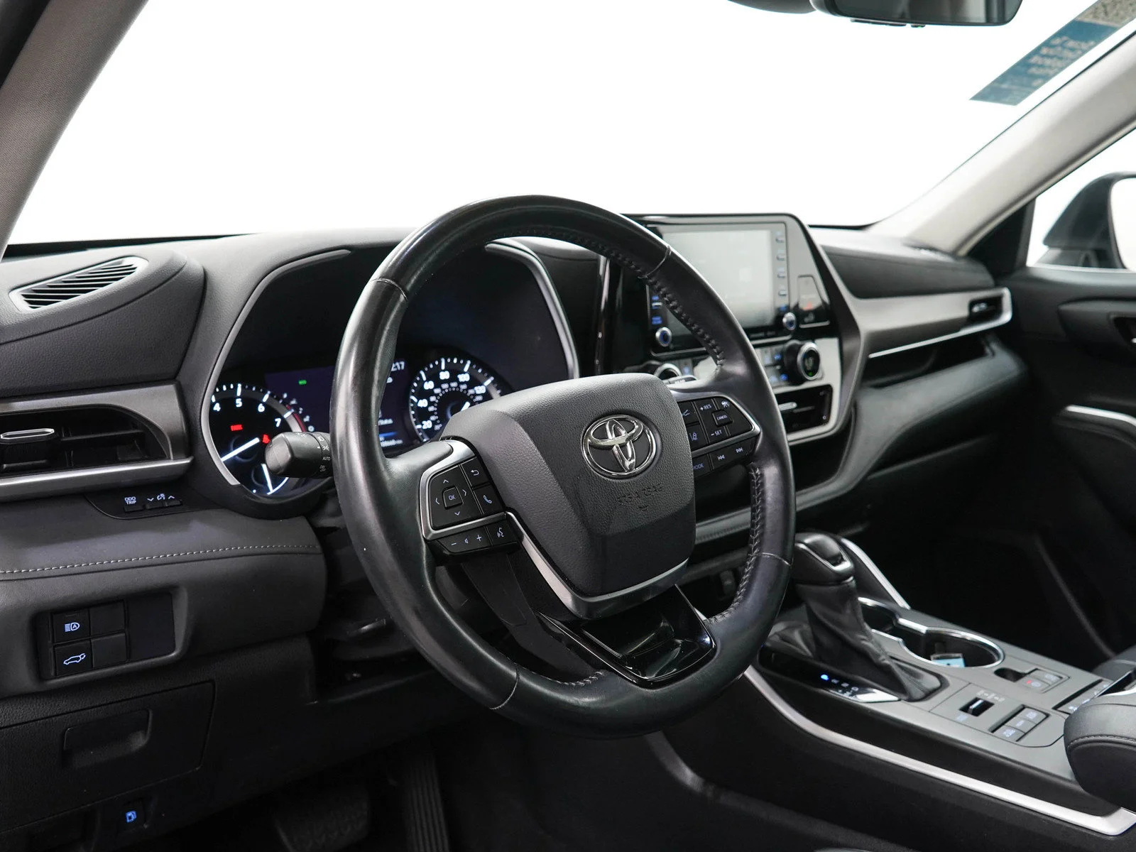 Used 2021 Silver Toyota 4D WAGON XLE AWD image 26