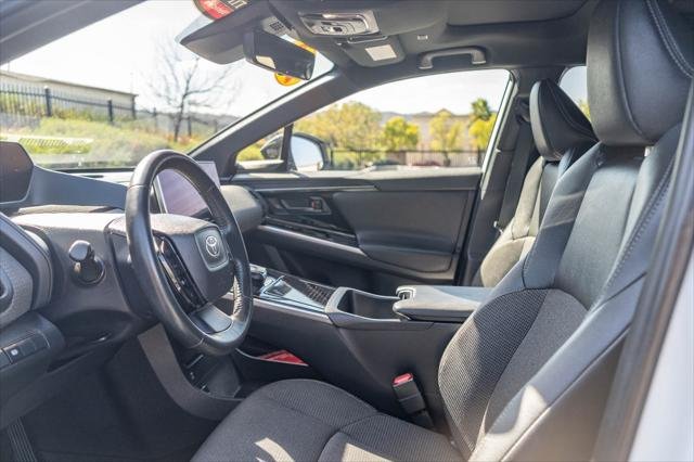Certified Used 2023 WIND CHILL PEARL* Toyota  image 15