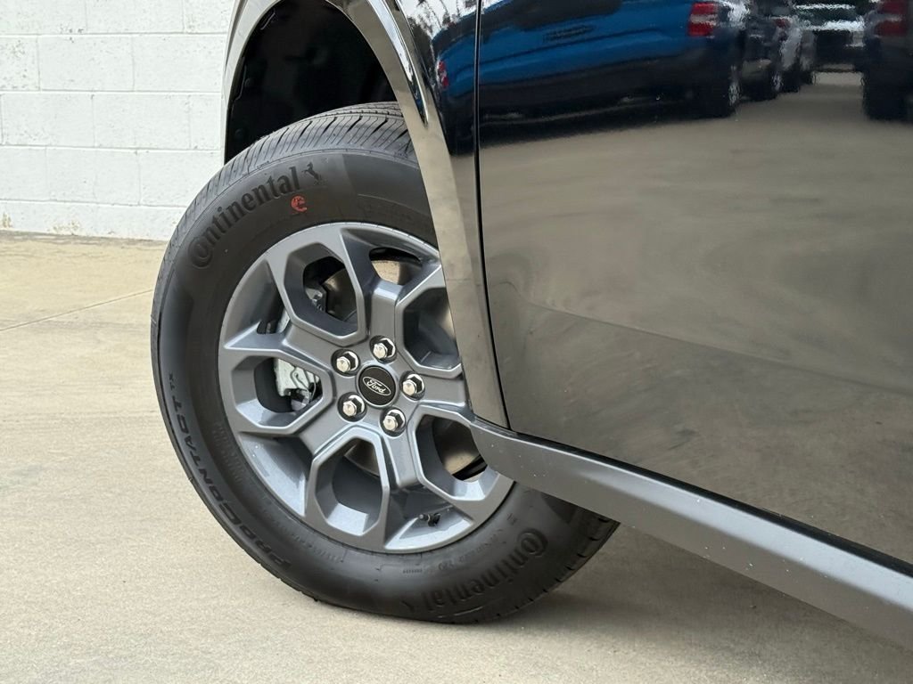 New 2025 Shadow Black Ford XLT image 15
