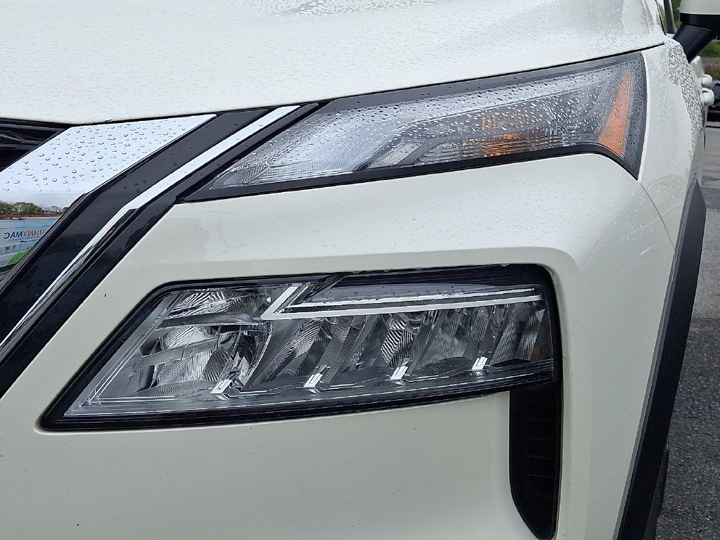 Used 2023 White Nissan SV image 8