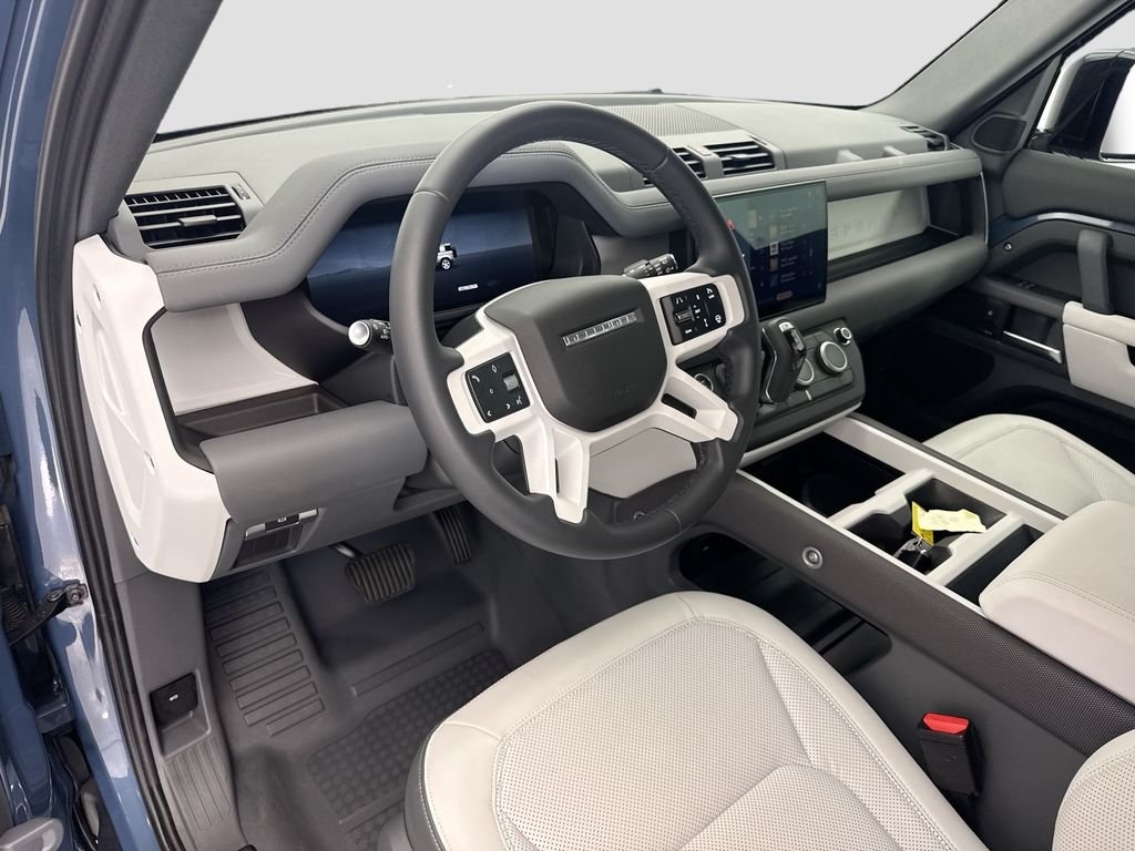 2025 Land Rover Defender S - Photo 9