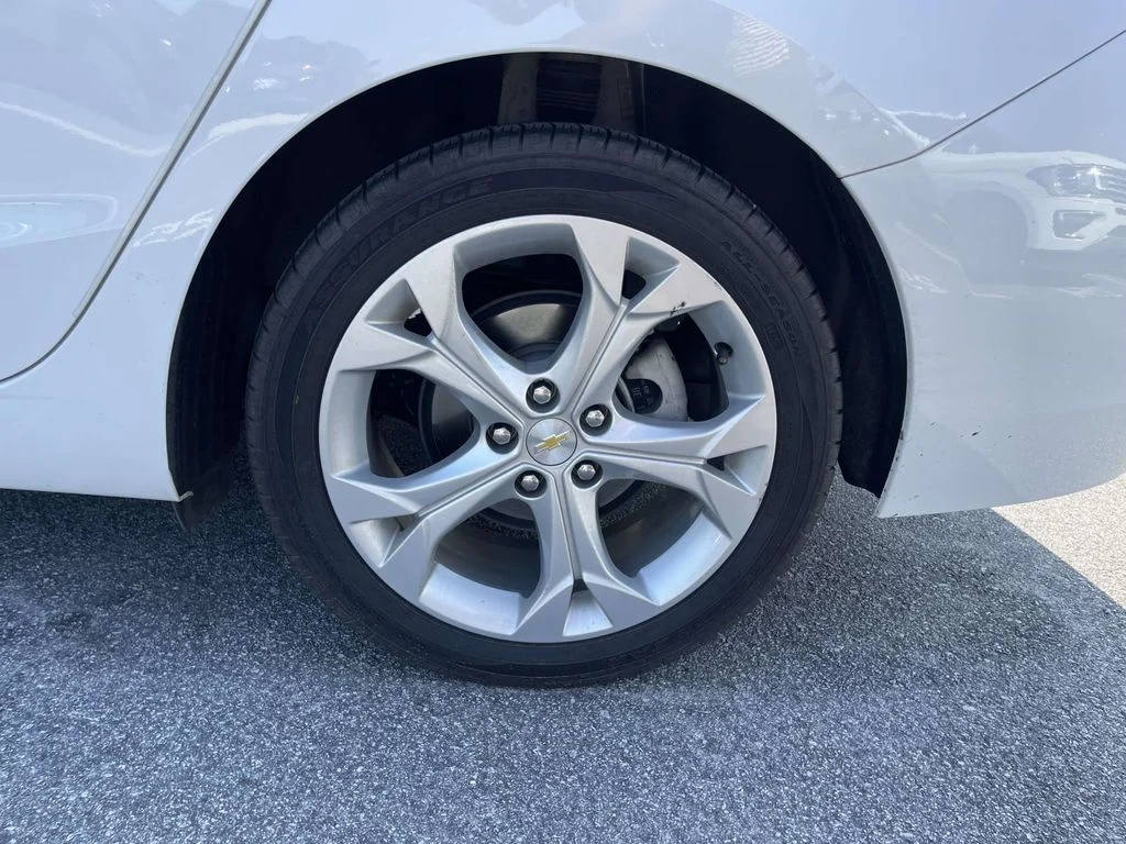 Used 2017 Summit White Chevrolet Premier image 5