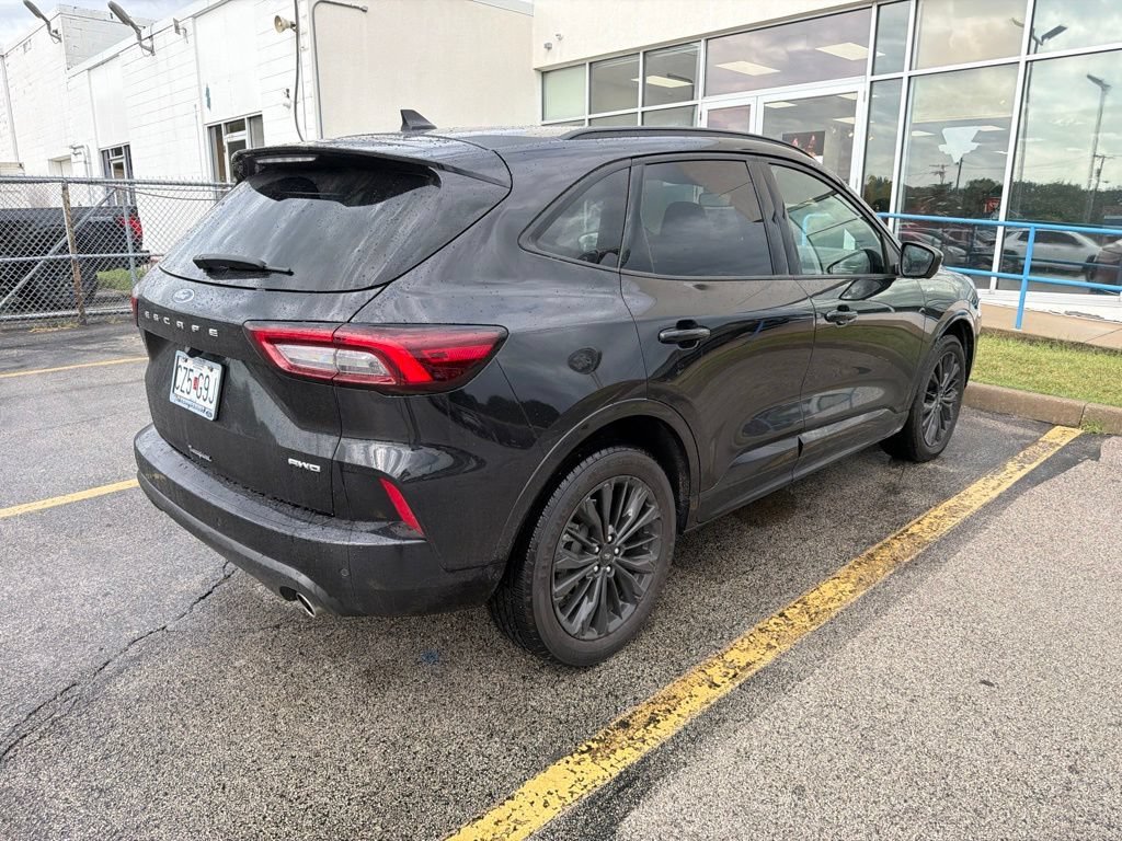 Used 2023 Black Metallic Ford ST-Line Elite image 3