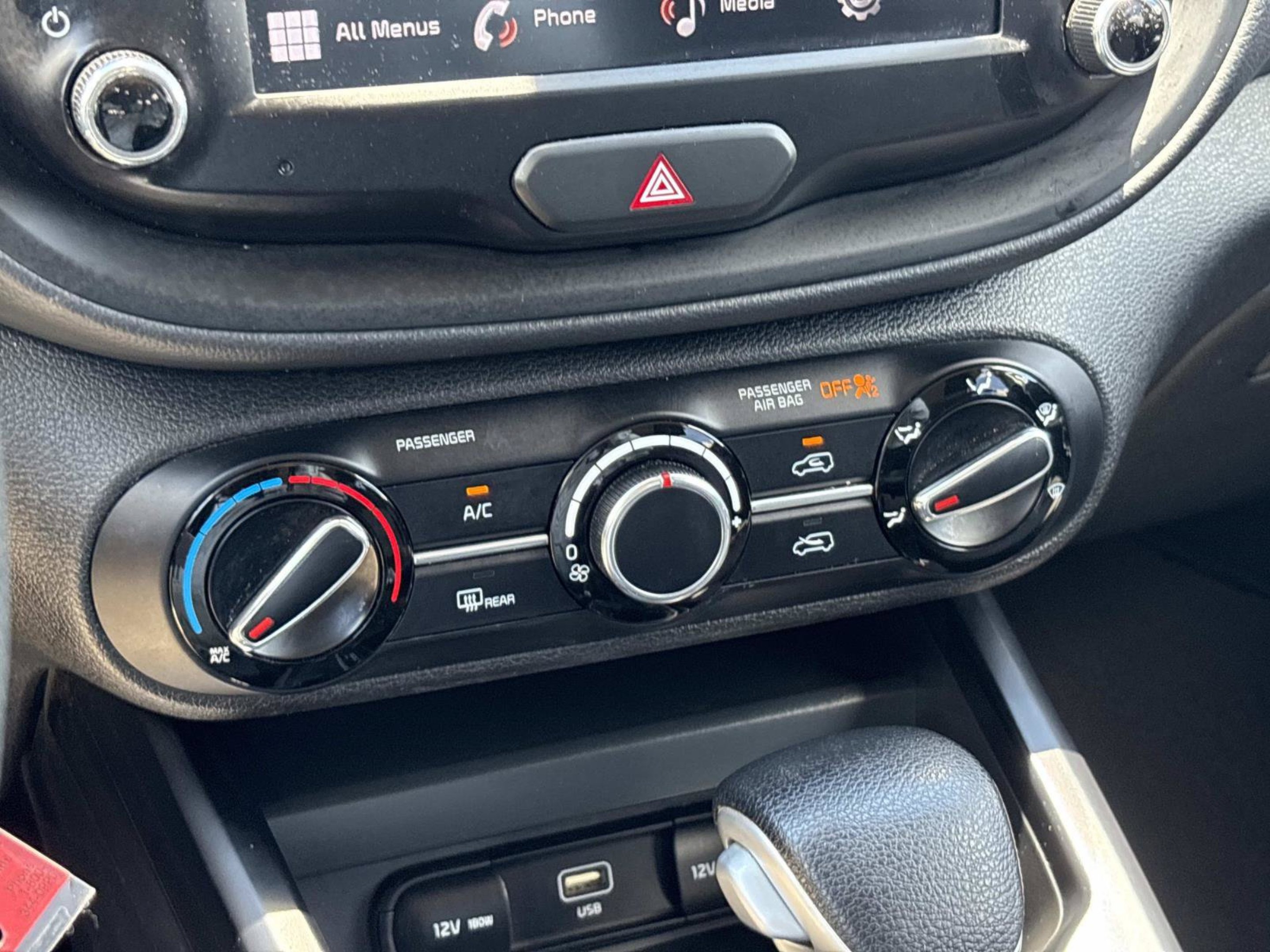Used 2023 Snow White Pearl Kia LX image 29