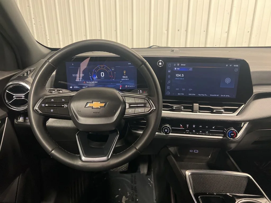 2025 Chevrolet Equinox LT - Photo 12