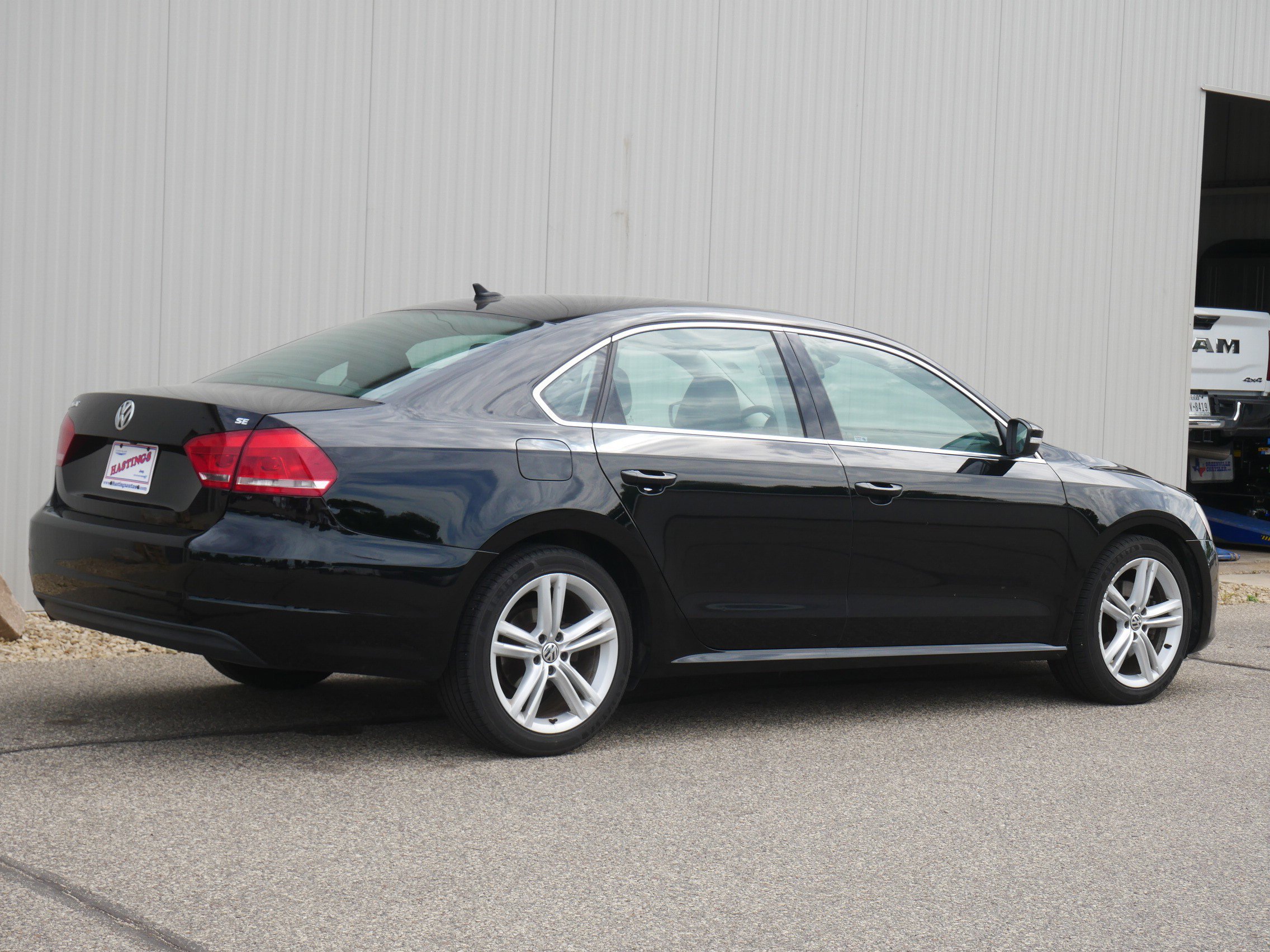 Used 2014 Black Volkswagen SE w/Snrf/Nav image 5