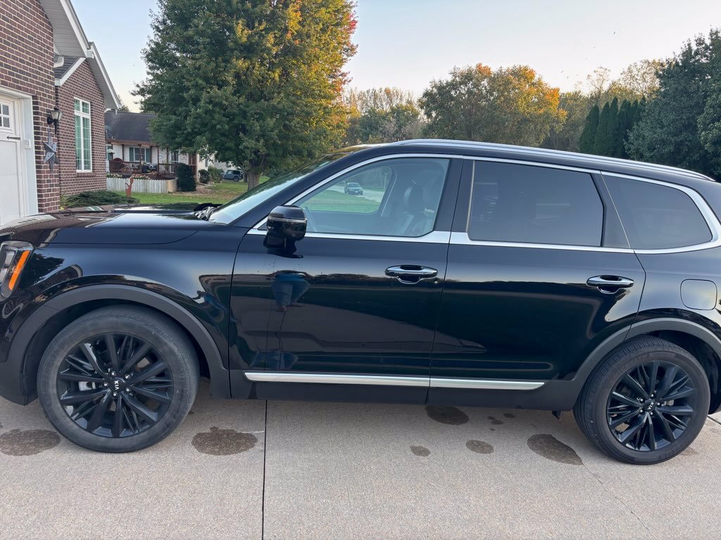 Used 2021 Black Kia SX image 4