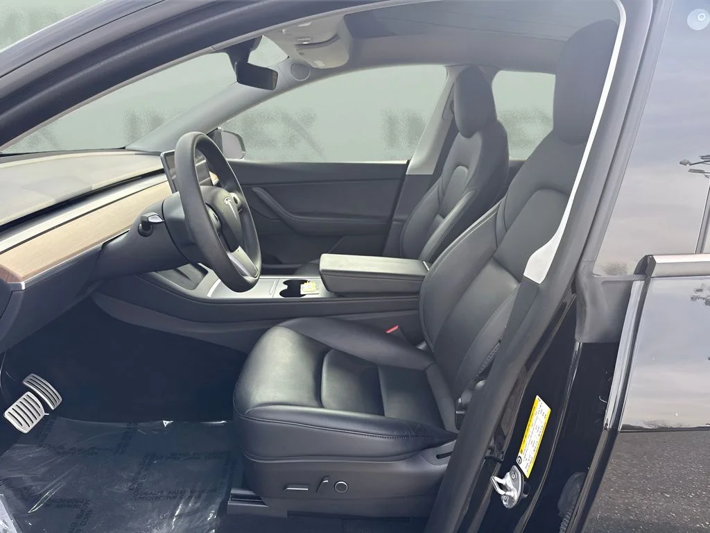 Used 2022 Black Tesla Performance image 9