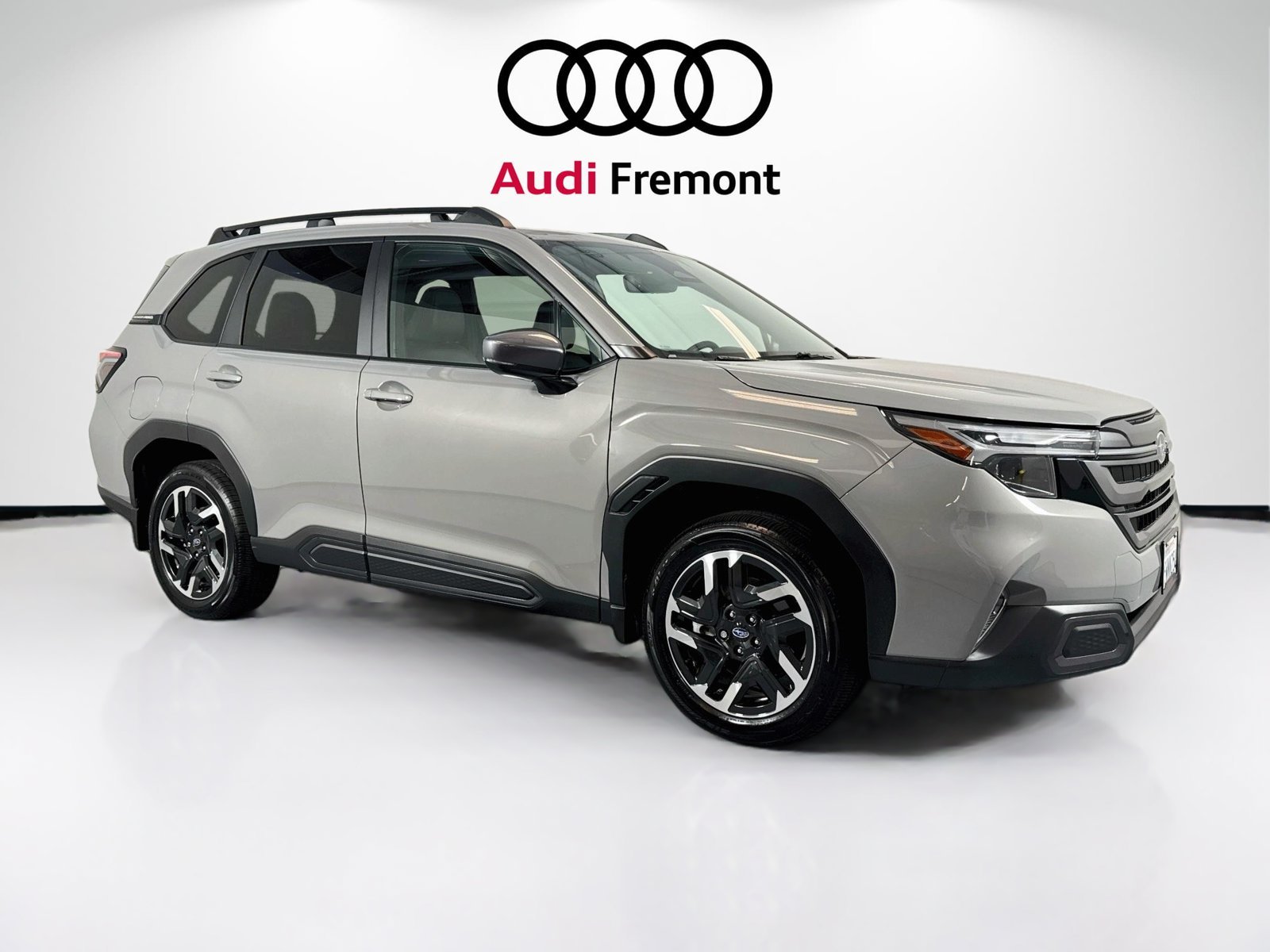 Used 2026 River Rock Pearl Subaru Limited image 3