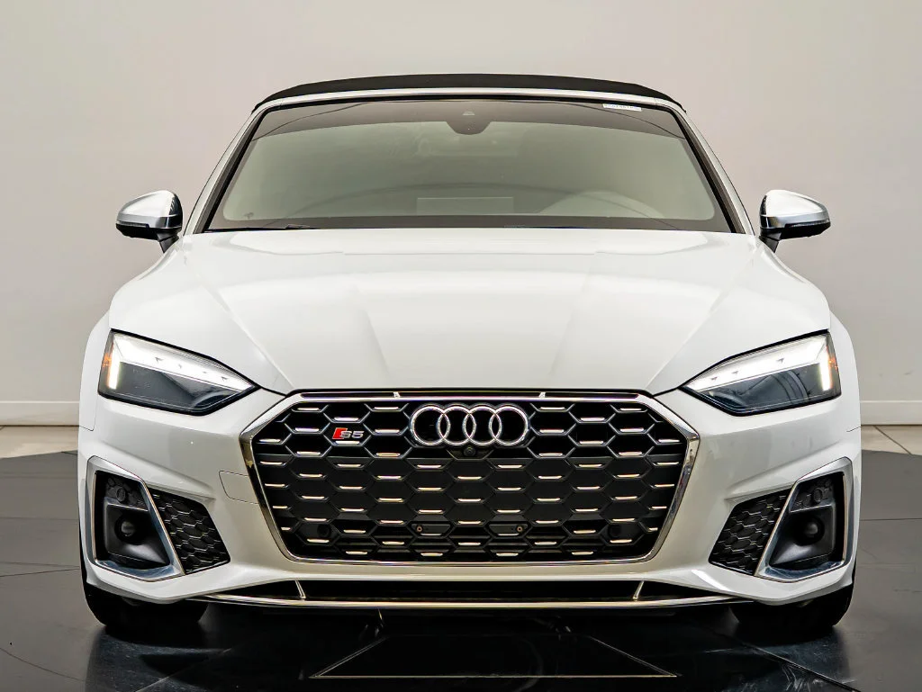 Used 2024 Glacier White Metallic/Black Roof Audi 3.0T Premium Plus image 3
