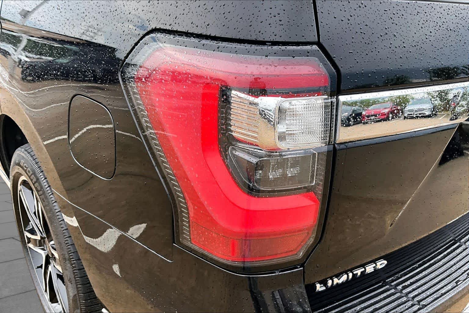 Used 2019 Agate Black Metallic Ford Limited image 28