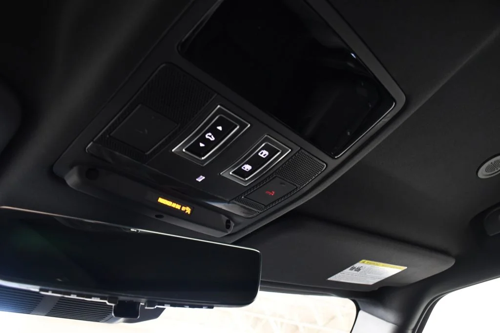 New 2026 Santorini Blk Land Rover S image 33