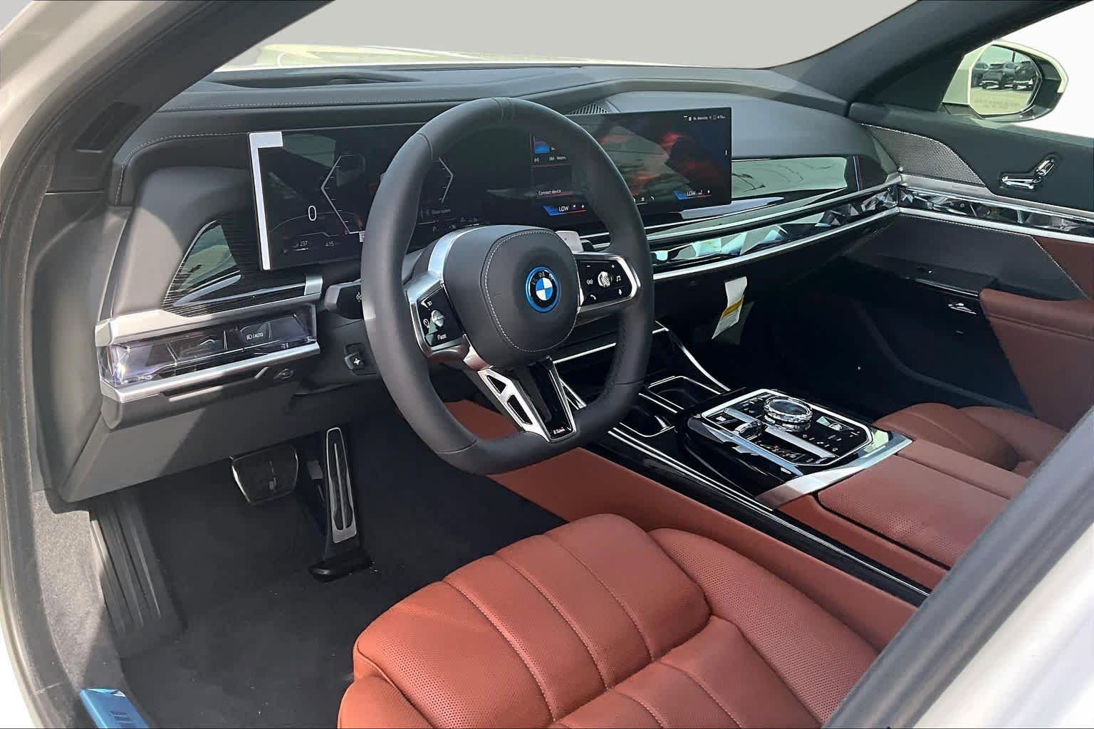 Used 2026 Alpine White BMW 750e xDrive image 17