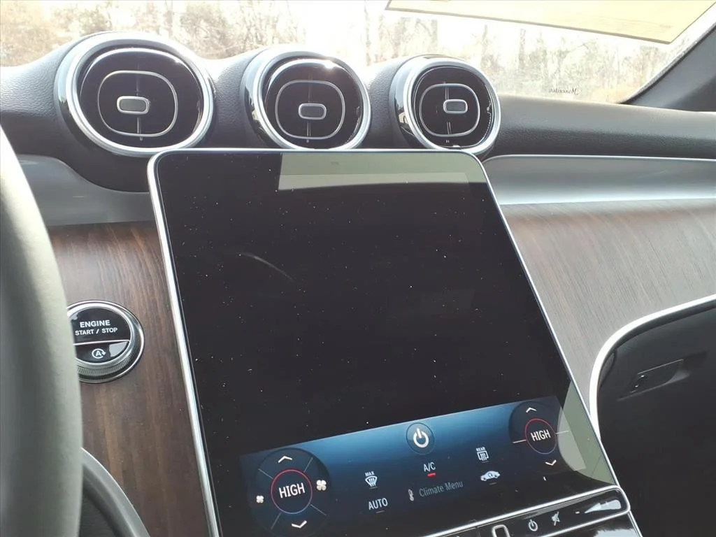 New 2026 WHITE Mercedes-Benz GLC 300 image 15