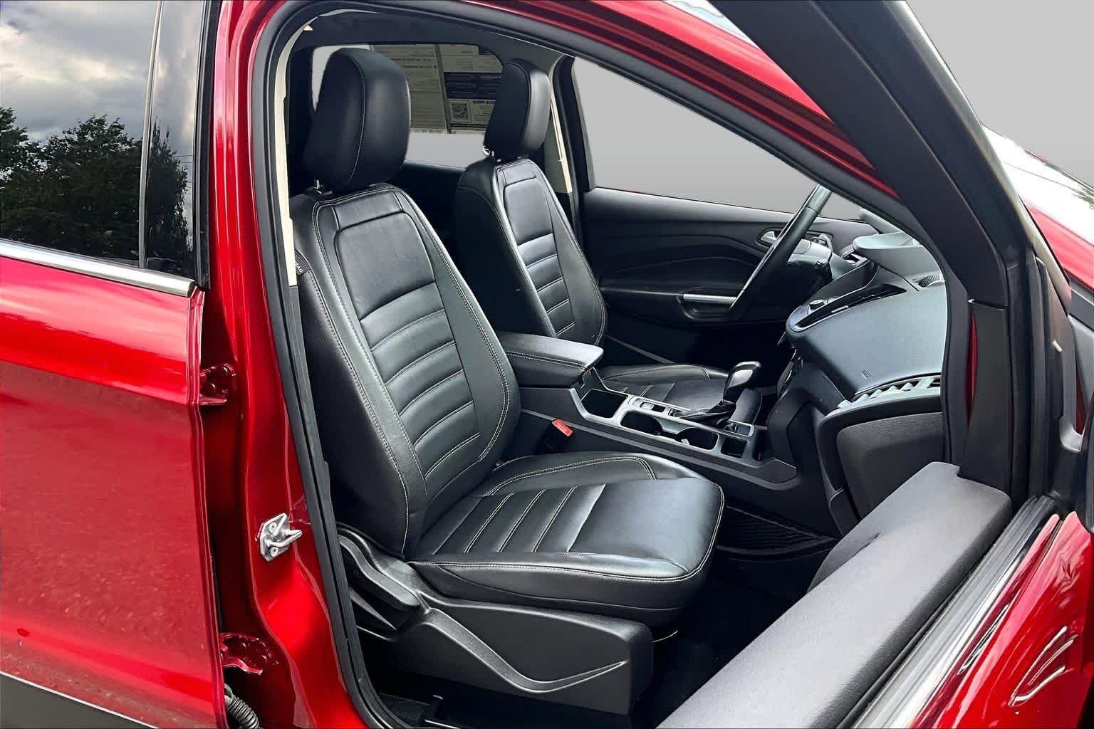 Used 2018 Ruby Red Metallic Tinted Clearcoat Ford SEL image 8