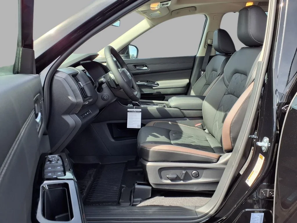 New 2026 Super Black Nissan Platinum image 23