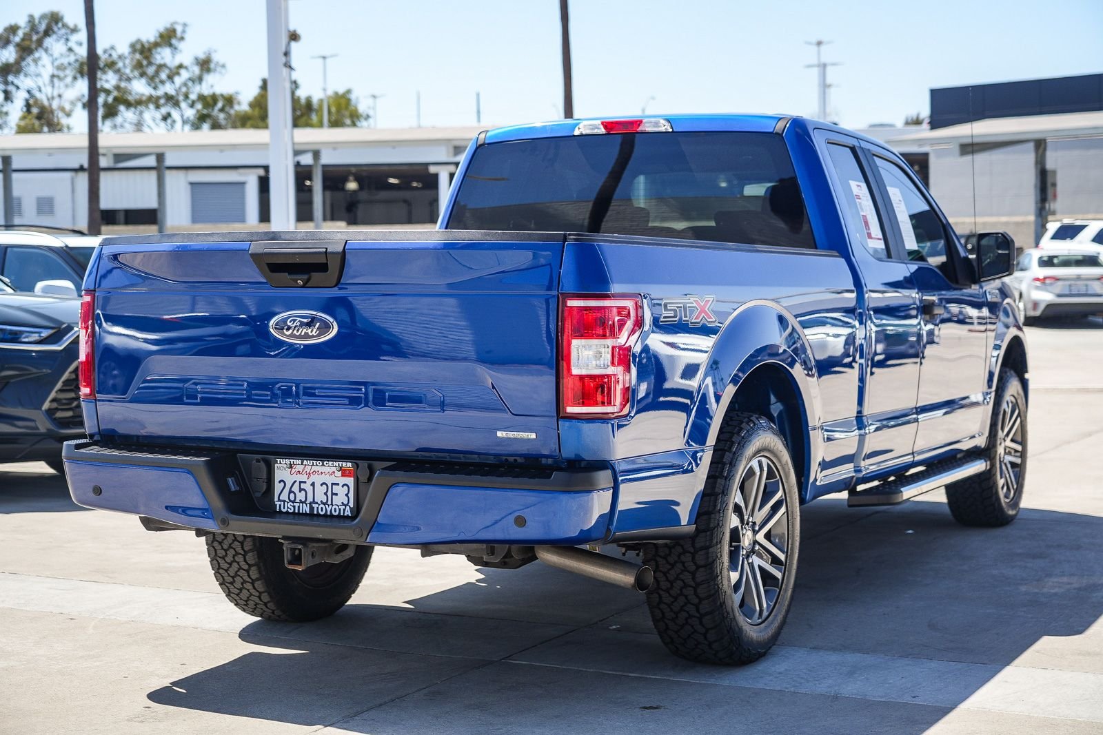 Used 2018 Blue Ford XL image 6