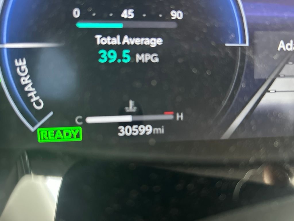 Used 2025 Beige Toyota XLE image 4