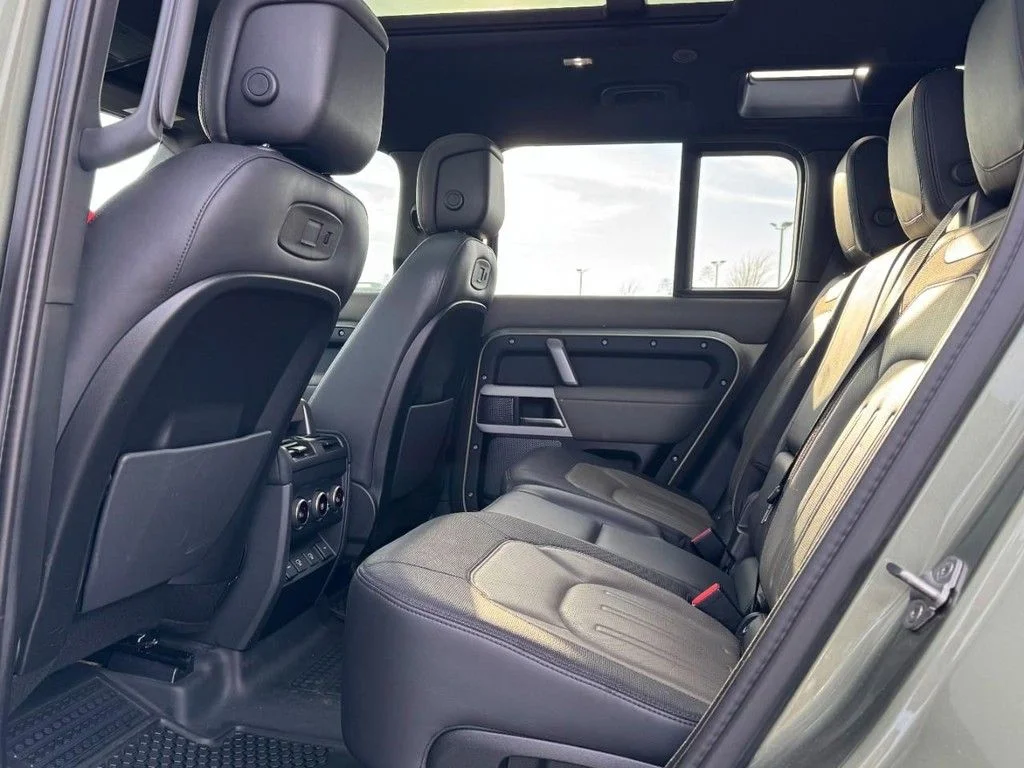 Used 2022 Green Land Rover X-Dynamic HSE image 10