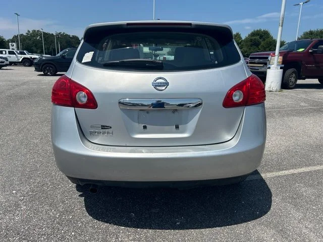 Used 2013 Silver Nissan S image 6